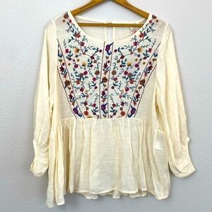 NWT Umgee Boho Floral Embroidery Cream colored poet blouse size Small